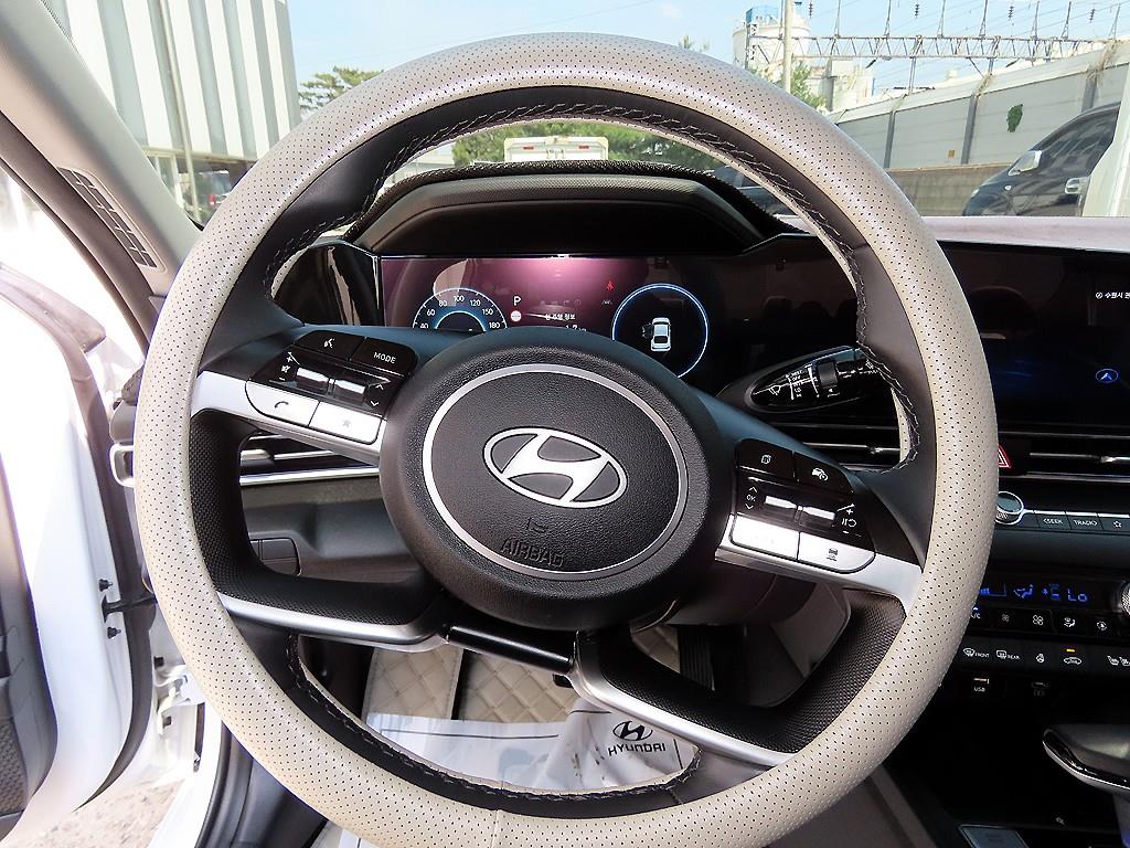 HYUNDAI Avante - Vista 8