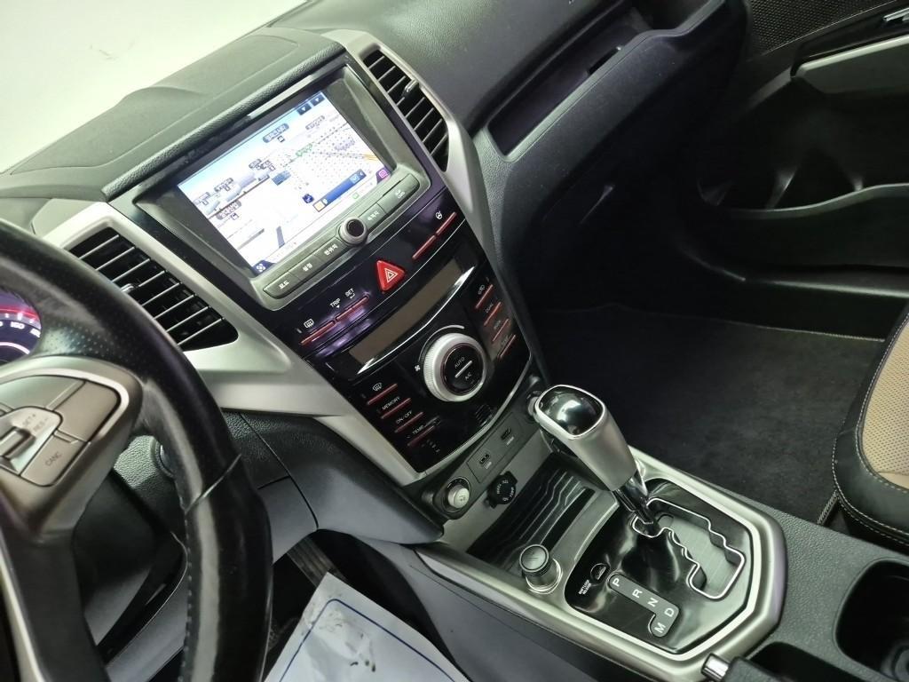 Ssangyong Tivoli - Vista 10