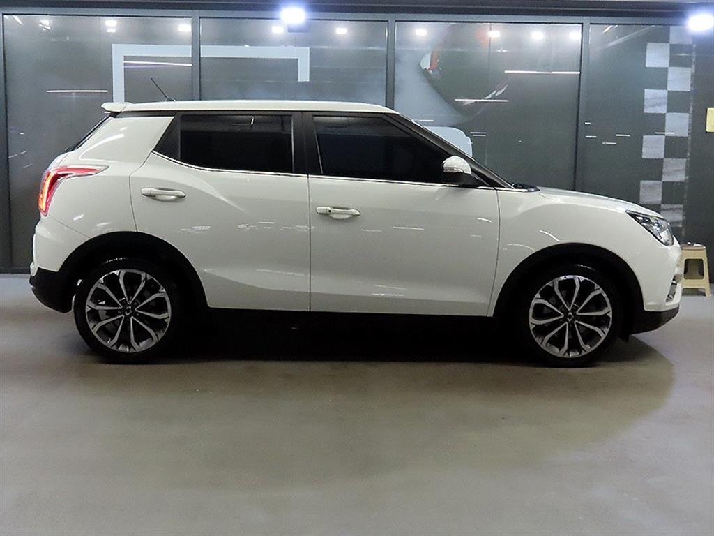 Ssangyong Tivoli - Vista 3