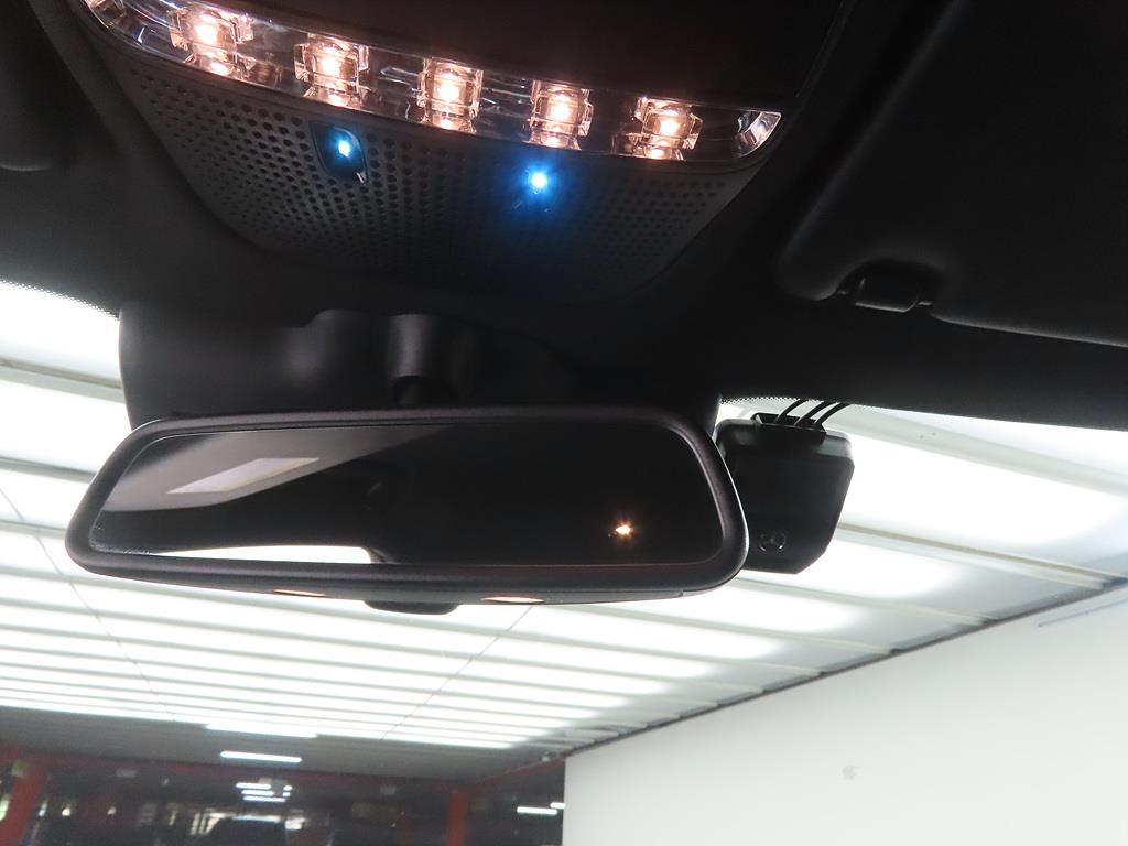 Mercedes Benz GLC Class - Vista 12