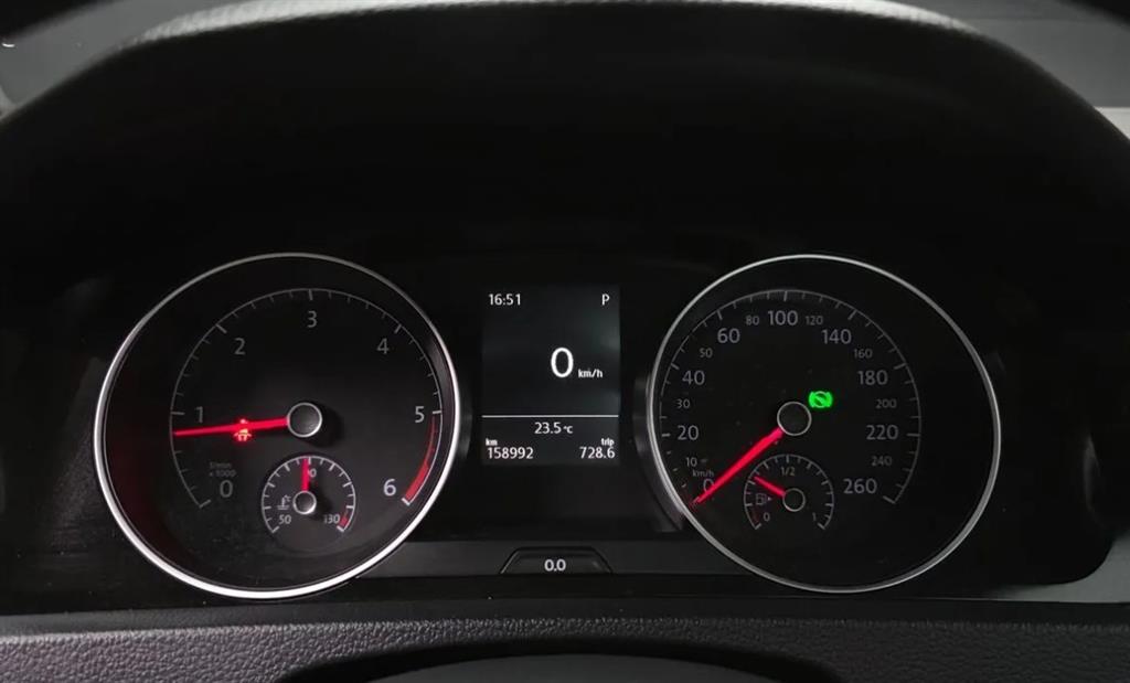 Volkswagen Golf - Vista 8