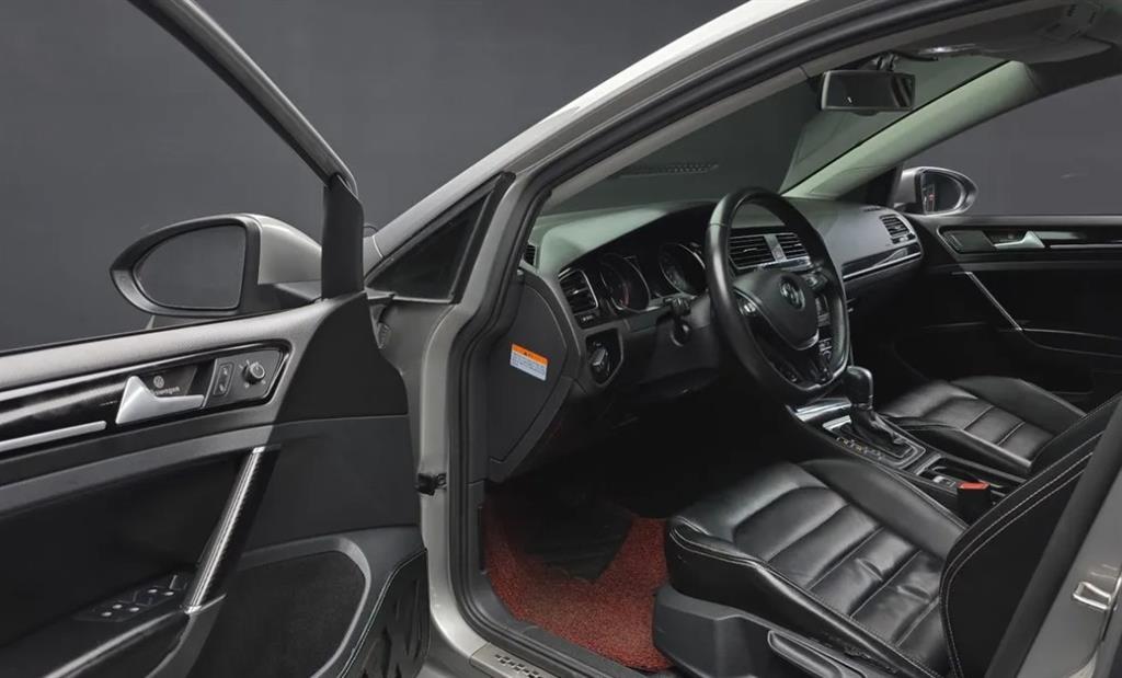Volkswagen Golf - Vista 10
