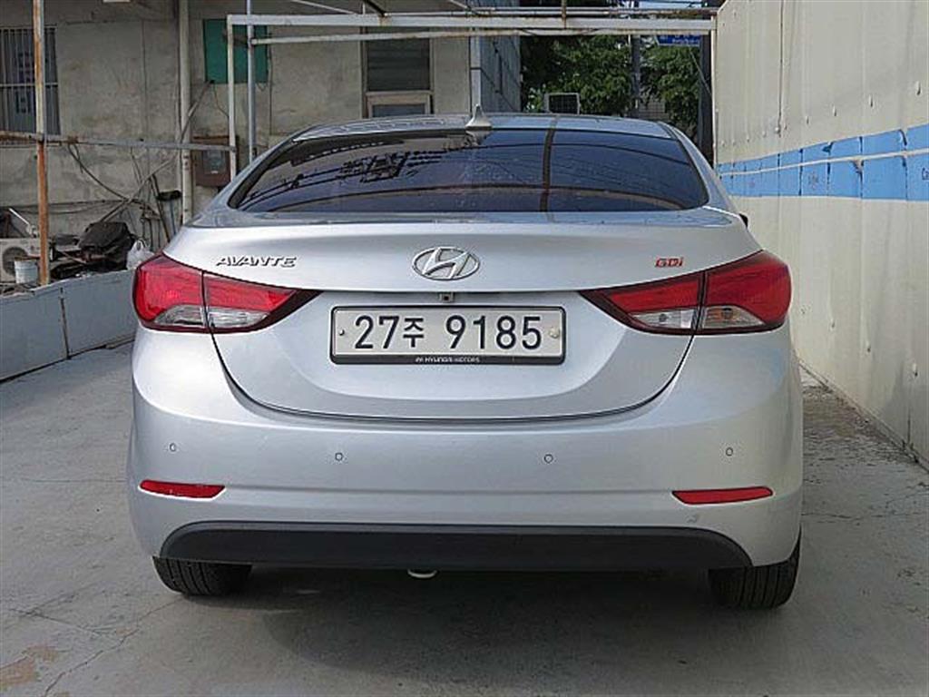 HYUNDAI Avante - Vista 5