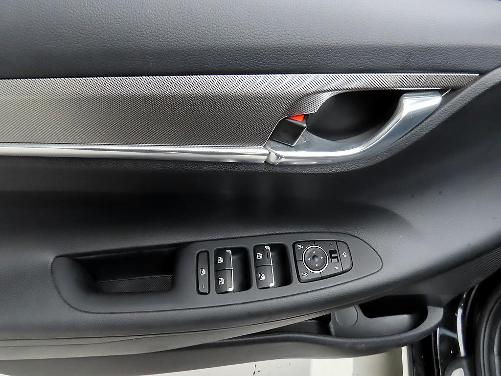 HYUNDAI Grandeur - Vista 11