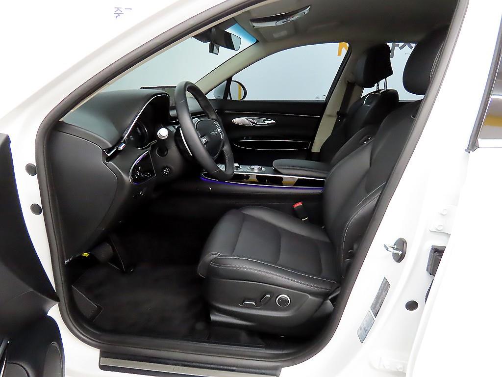 Genesis GV70 - Vista 5