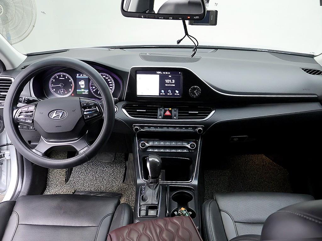 HYUNDAI Grandeur - Vista 9