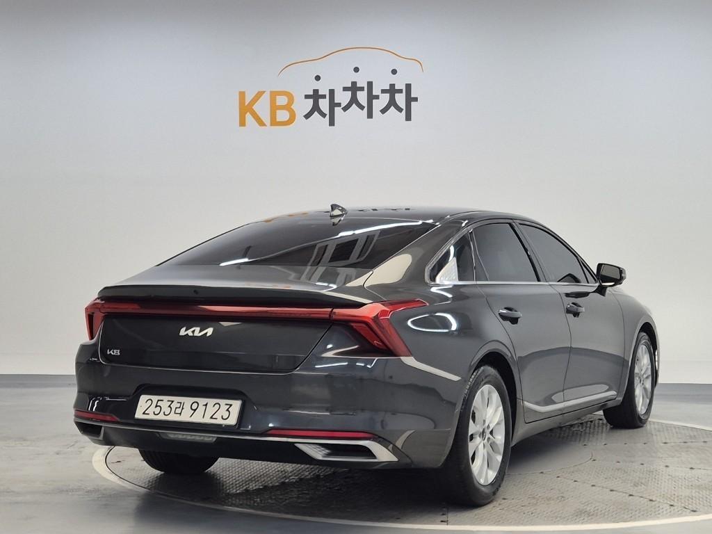 KIA K8 - Vista 3