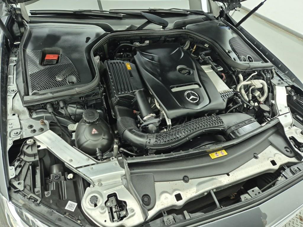 Mercedes Benz E class - Vista 6