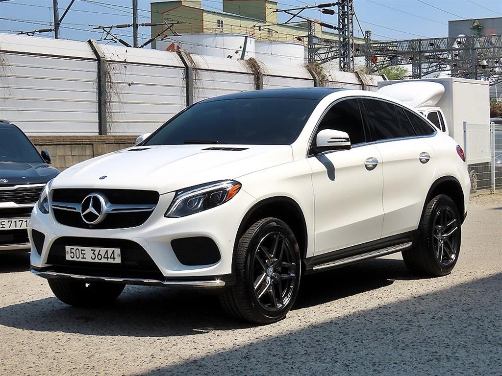 Mercedes Benz GLE Class - Vista 2