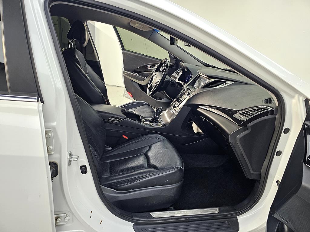 HYUNDAI Grandeur - Vista 10