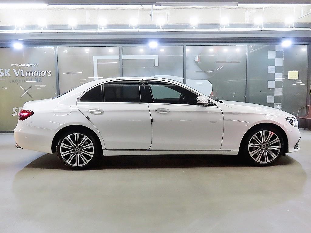 Mercedes Benz E class - Vista 3