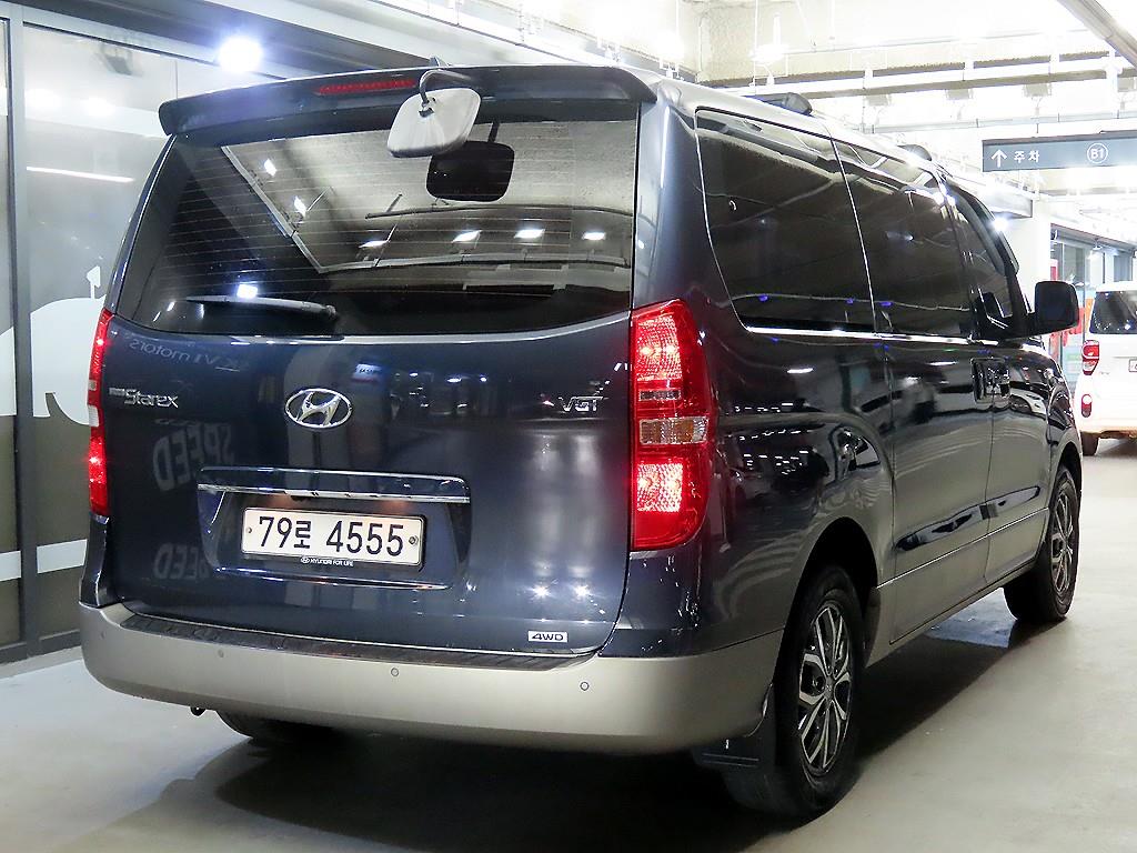 HYUNDAI Starex - Vista 4