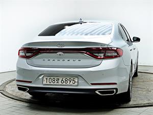 HYUNDAI Grandeur - Vista 6