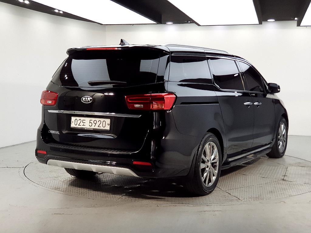 KIA Carnival - Vista 4
