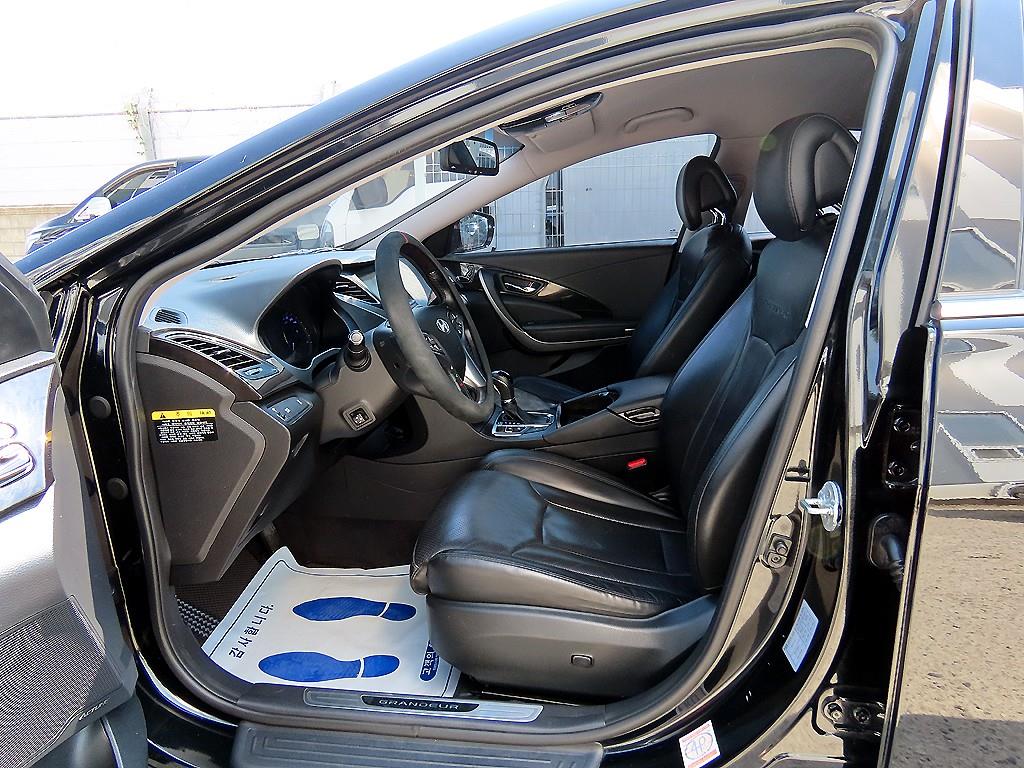 HYUNDAI Grandeur - Vista 5