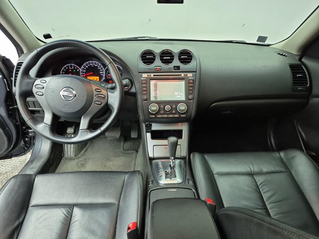 Nissan Altima - Vista 5