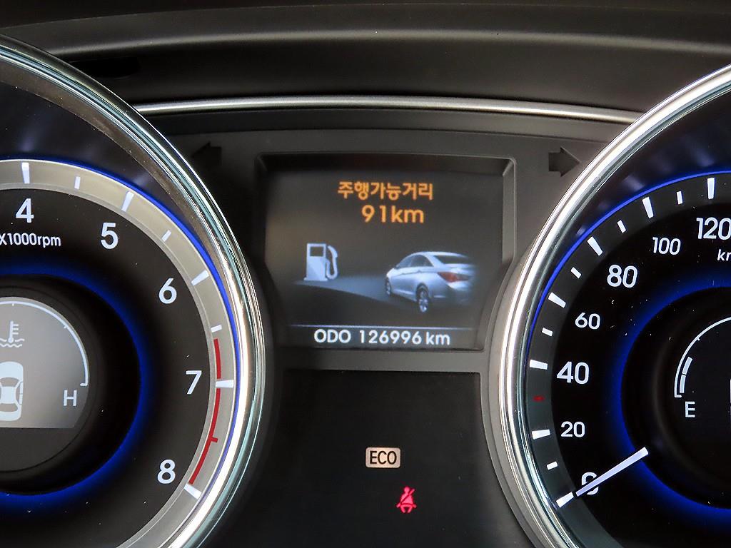 HYUNDAI Sonata - Vista 9