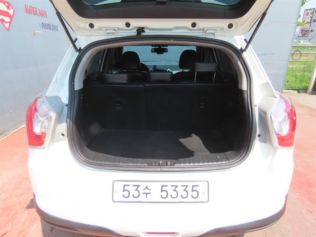 Ssangyong Tivoli - Vista 9