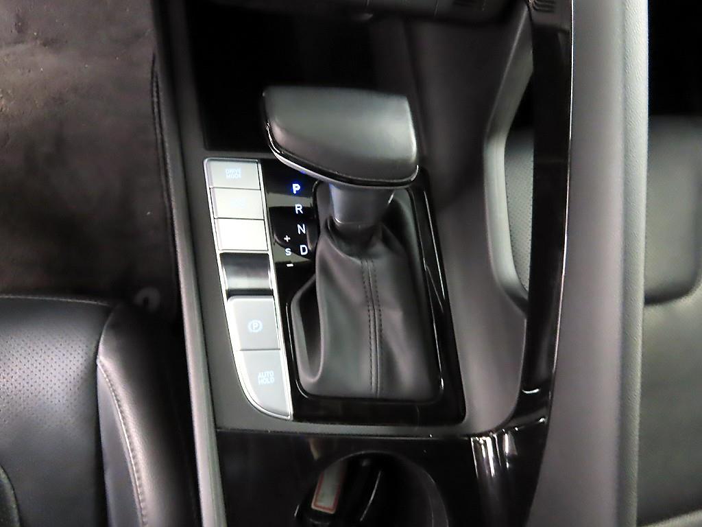 HYUNDAI Avante - Vista 10