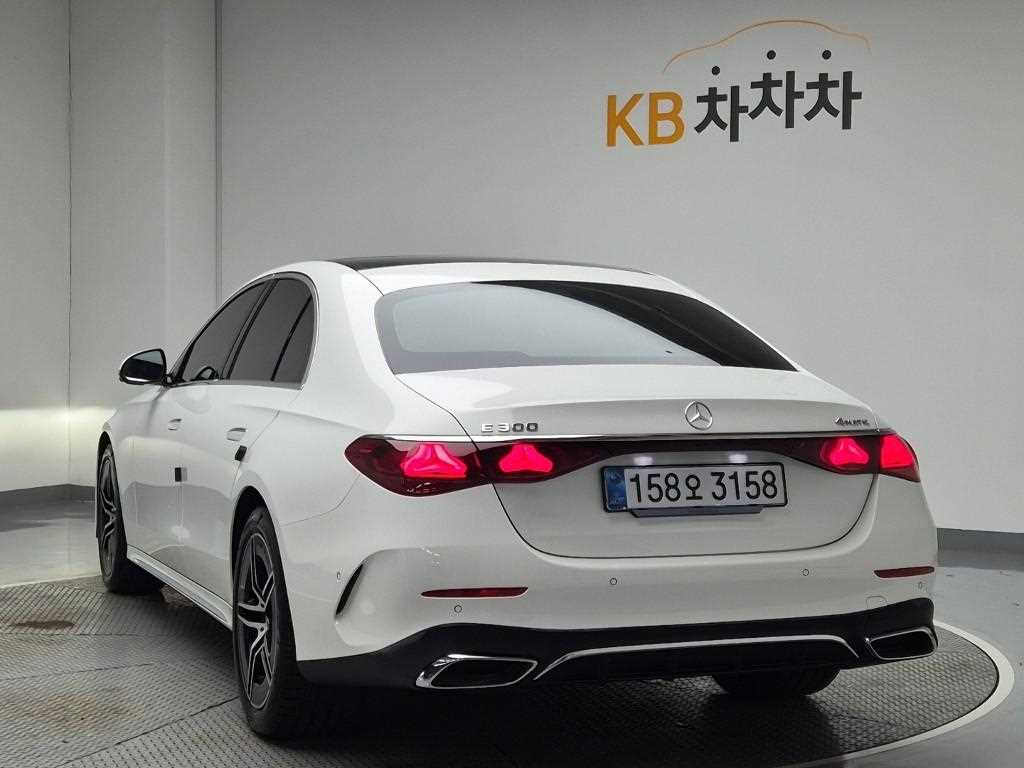 Mercedes Benz E class - Vista 2
