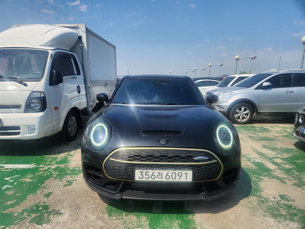 Mini Clubman 2024 Negro - Importación desde Corea - HF Imports Iquique - Foto 1