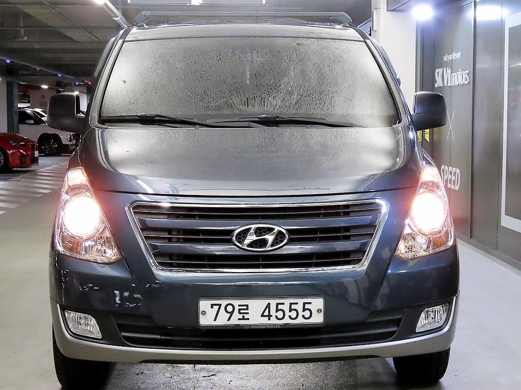 HYUNDAI Starex - Vista 2