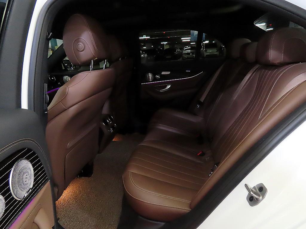Mercedes Benz E class - Vista 7