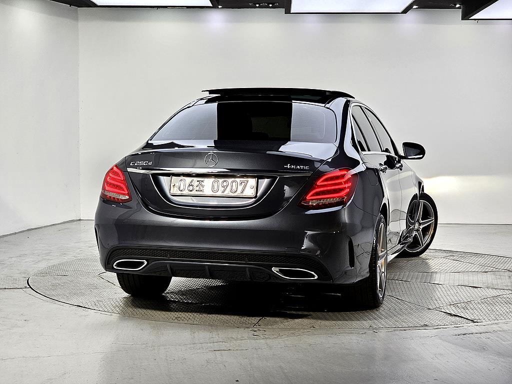 Mercedes Benz C Class - Vista 3