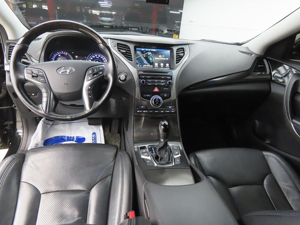 HYUNDAI Grandeur - Vista 7