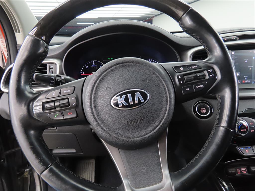 KIA Sorento - Vista 8