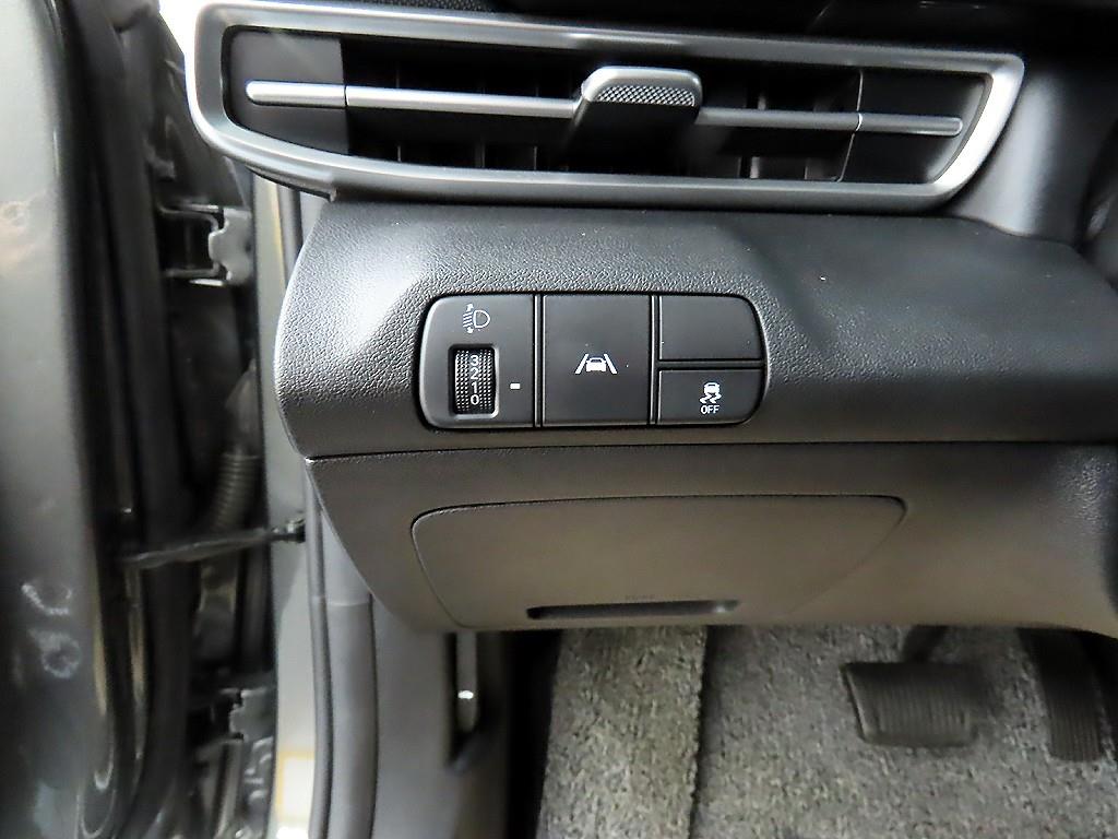 HYUNDAI Avante - Vista 12