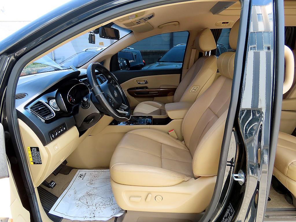 KIA Carnival - Vista 5
