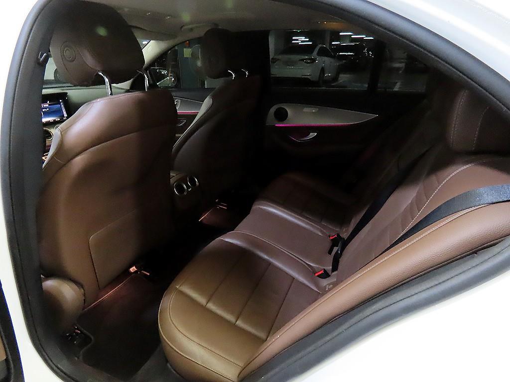 Mercedes Benz E class - Vista 7
