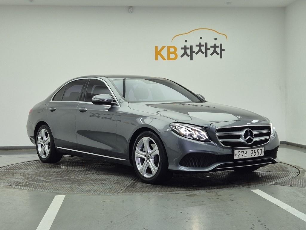 Mercedes Benz E class - Vista 2