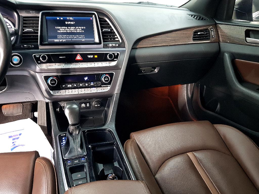 HYUNDAI Sonata - Vista 10