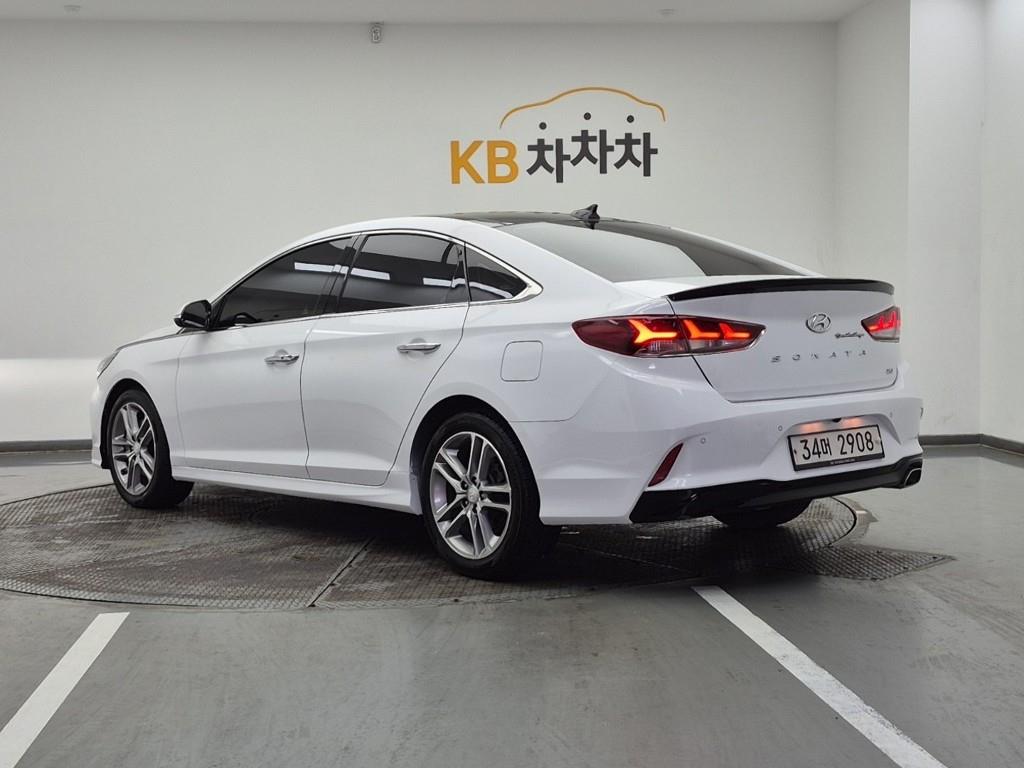 HYUNDAI Sonata - Vista 3