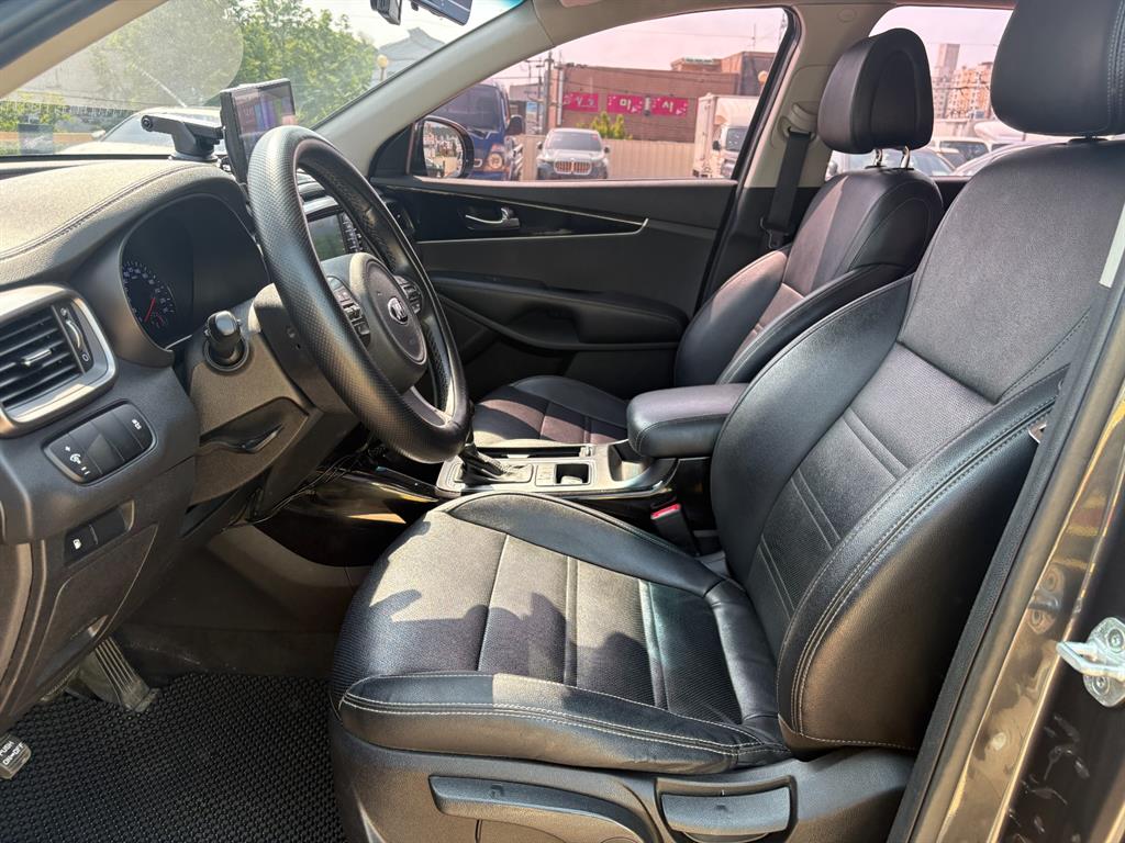 KIA Sorento - Vista 10