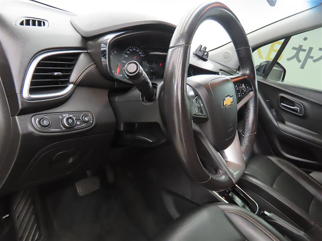Chevrolet Trax 2019 Negro - Importación desde Corea - HF Imports Iquique - Foto 14