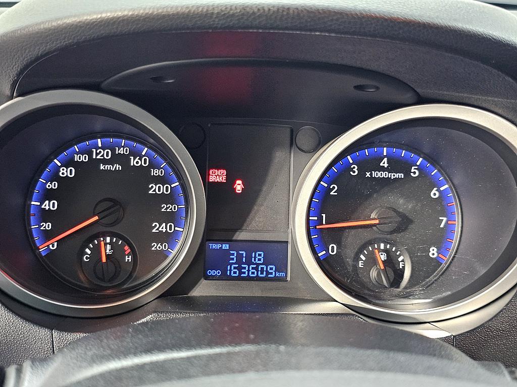 HYUNDAI Genesis - Vista 7
