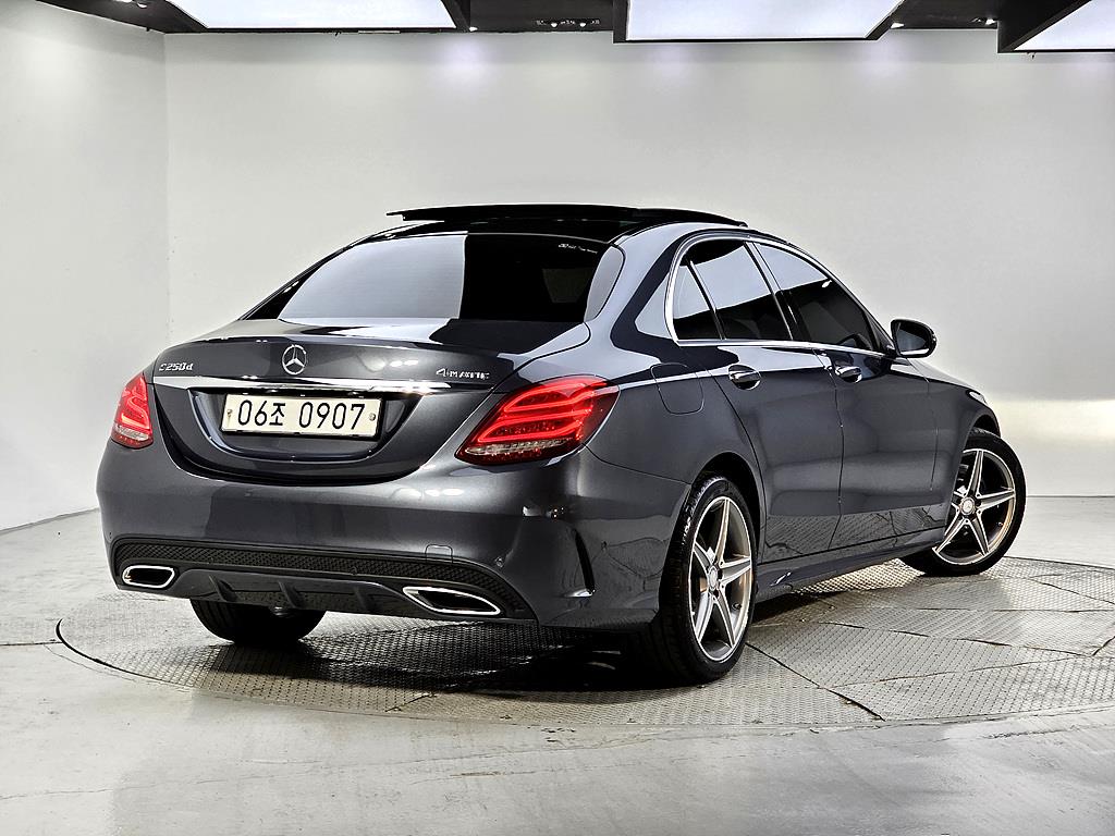 Mercedes Benz C Class - Vista 4