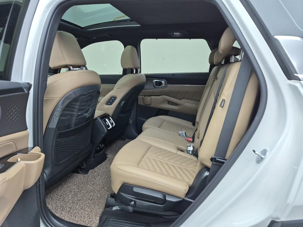 KIA Sorento - Vista 12