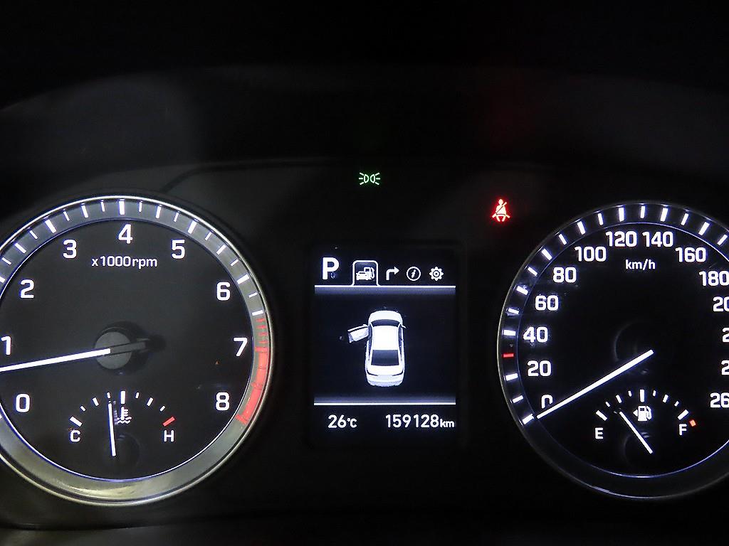 HYUNDAI Sonata - Vista 9