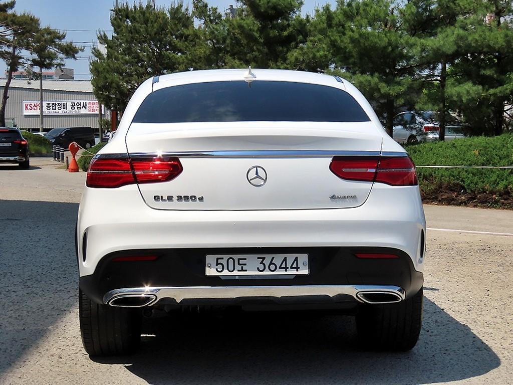 Mercedes Benz GLE Class - Vista 4