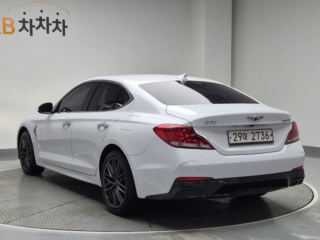 Genesis G70 - Vista 2