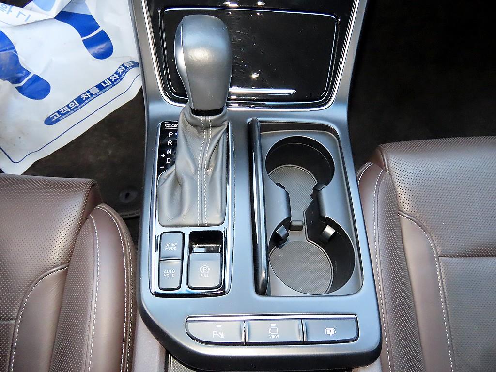 HYUNDAI Grandeur - Vista 11