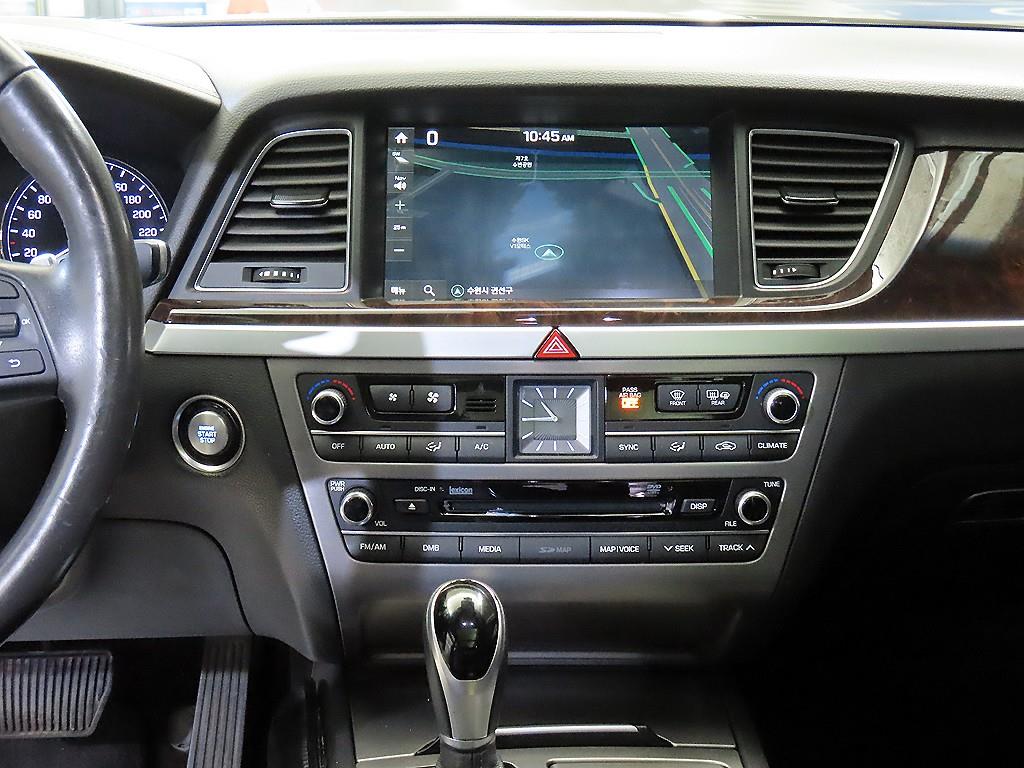 HYUNDAI Genesis - Vista 11