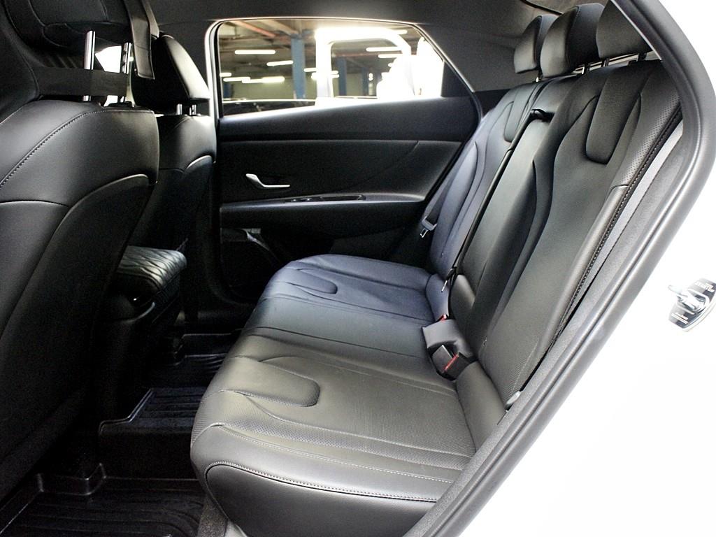 HYUNDAI Avante - Vista 11
