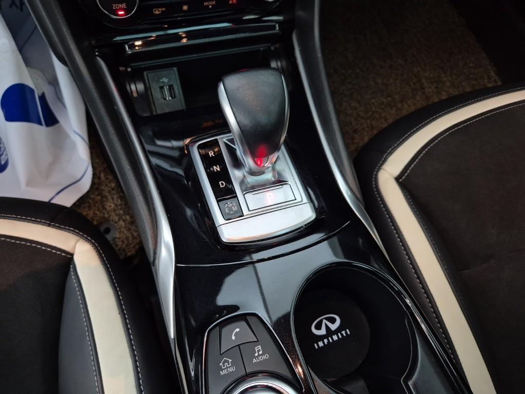 Infiniti Q - Vista 8