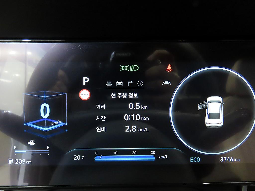 HYUNDAI Avante - Vista 9