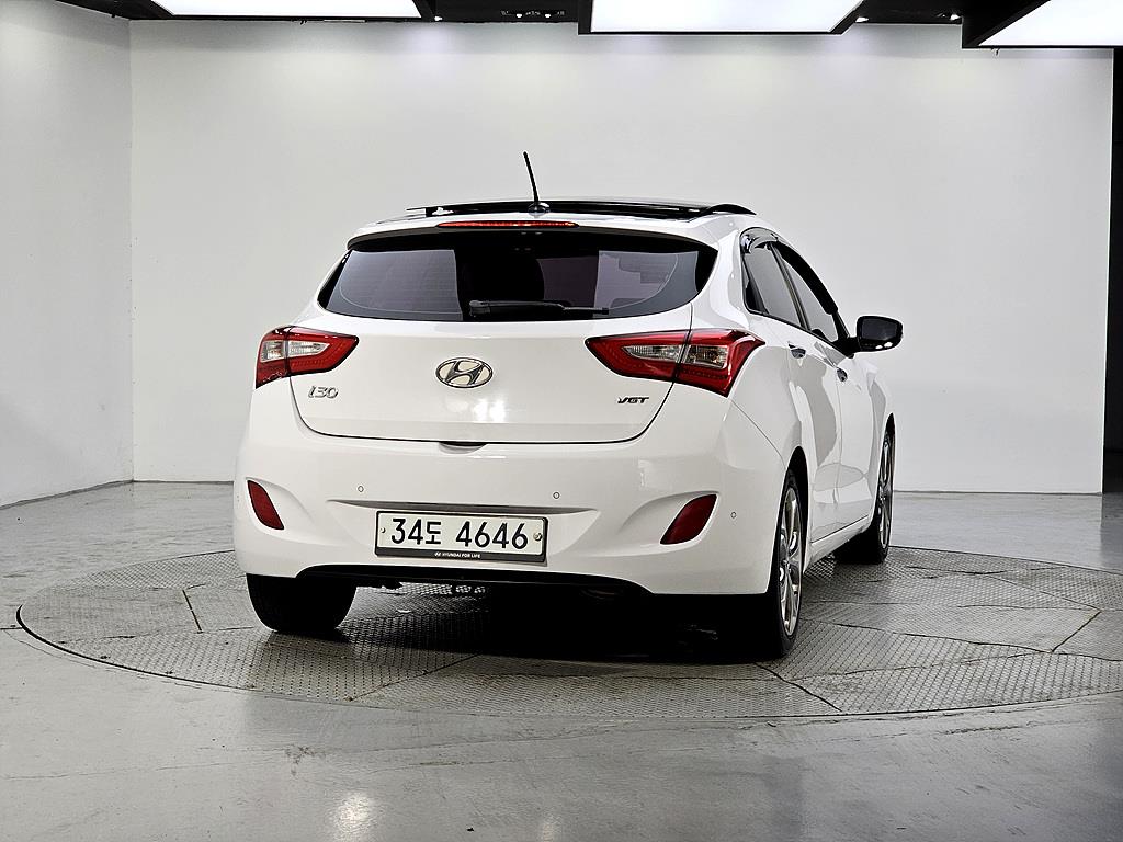 HYUNDAI i30 - Vista 3